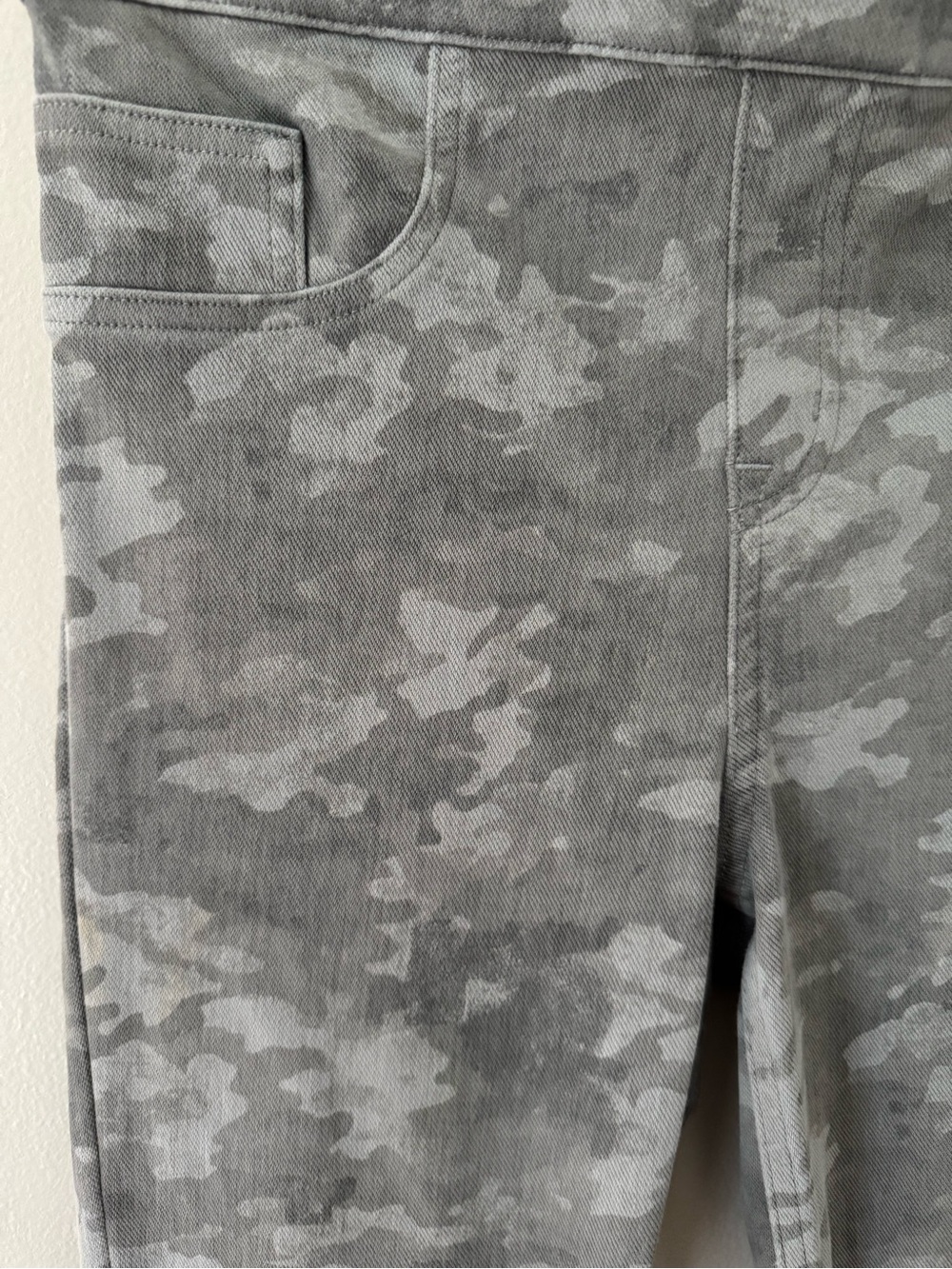SPANX Jean-ish Leggings Gray Camo • Size M Soft Cotton Blend - Picture 4 of 10